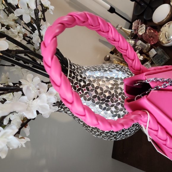 MADISON WEST Fuchsia Mini Bag with Braided handle & chain strap NWT - Picture 4 of 16